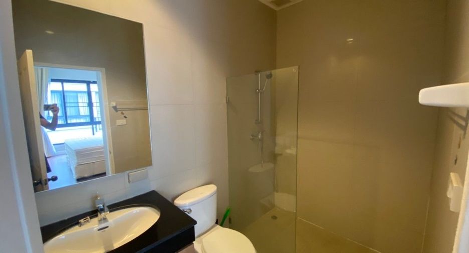 For rent 4 bedrooms townhouse in Khlong Toei, Bangkok