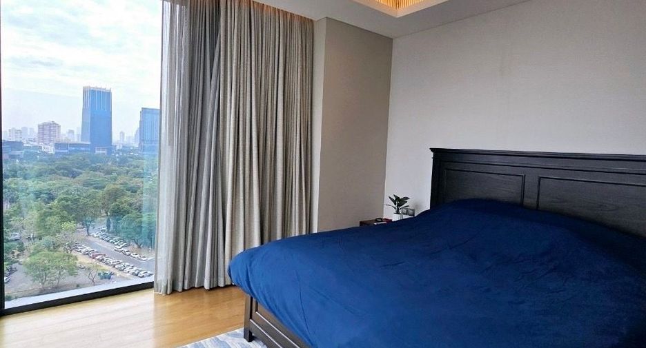 For rent 2 bedrooms condo in Pathum Wan, Bangkok