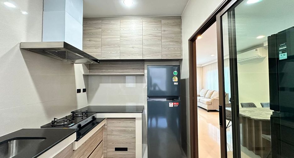 For rent 4 bedrooms house in Bang Kapi, Bangkok
