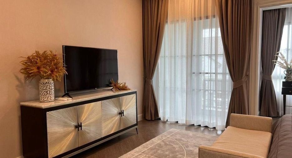 Haus zur Miete und zum Kauf mit 5 Zimmer in Saphan Sung, Bangkok