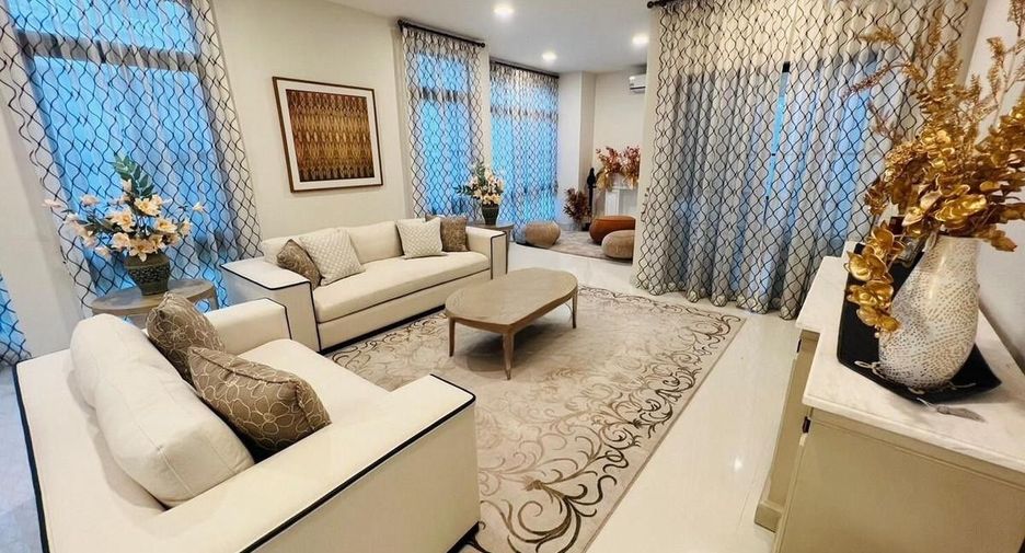 Haus zur Miete und zum Kauf mit 4 Zimmer in Saphan Sung, Bangkok