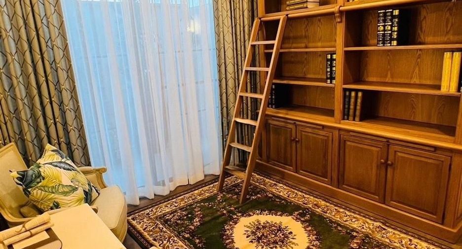 Haus zur Miete und zum Kauf mit 4 Zimmer in Saphan Sung, Bangkok