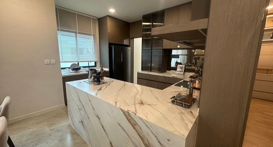 For rent 4 bedrooms house in Bang Phli, Samut Prakan