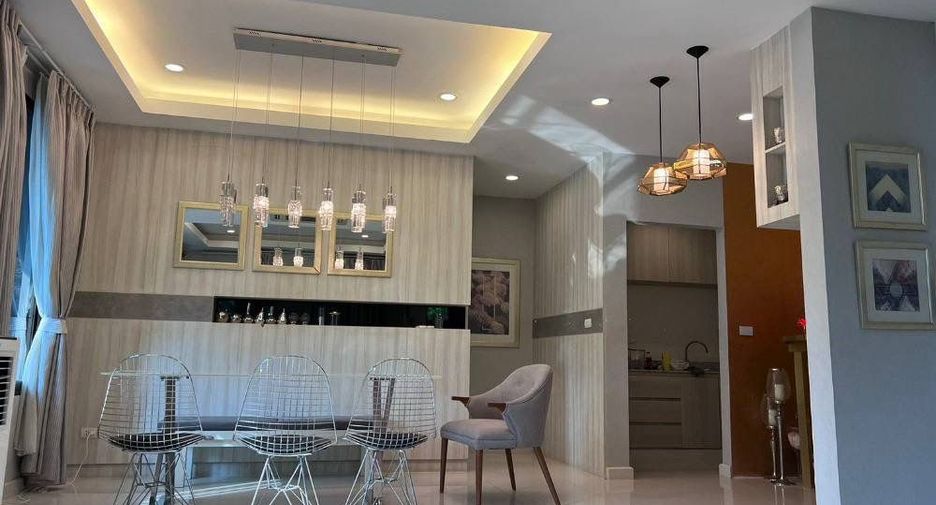 For rent 5 bedrooms house in Suan Luang, Bangkok