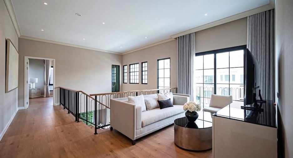 Haus zur Miete mit 4 Zimmer in Saphan Sung, Bangkok