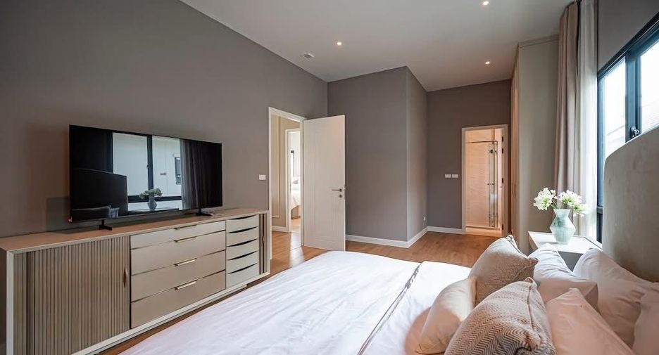 Haus zur Miete mit 4 Zimmer in Saphan Sung, Bangkok