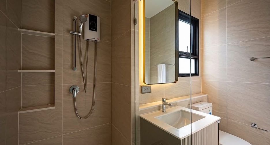 Haus zur Miete mit 4 Zimmer in Saphan Sung, Bangkok