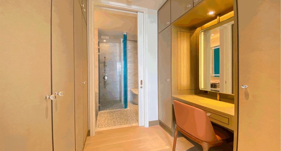 For rent 2 bedrooms condo in Khlong San, Bangkok