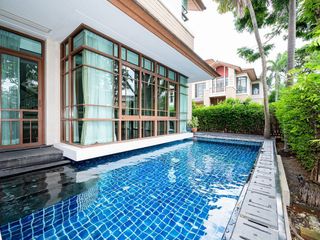 ให้เช่า 4 ห้องนอน บ้านเดี่ยว ใน วัฒนา, กรุงเทพฯ