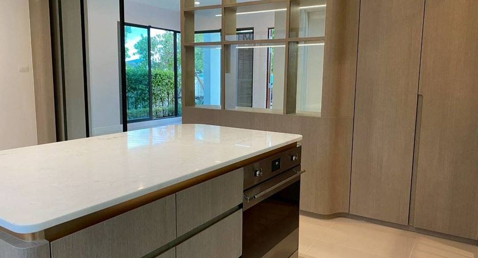 For rent and for sale 4 bedrooms house in Bang Phli, Samut Prakan