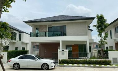 Casa en alquiler y en venta de 4 habitaciones en Bang Phli, Samut Prakan