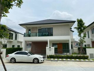 Casa en alquiler y en venta de 4 habitaciones en Bang Phli, Samut Prakan