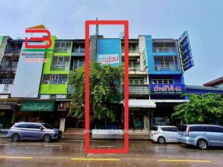 For sale 3 ベッドルーム retail Space in Lat Phrao, Bangkok