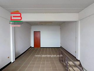 For sale 3 ベッドルーム retail Space in Lat Phrao, Bangkok