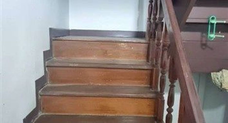 For sale 3 bedrooms townhouse in Huai Khwang, Bangkok