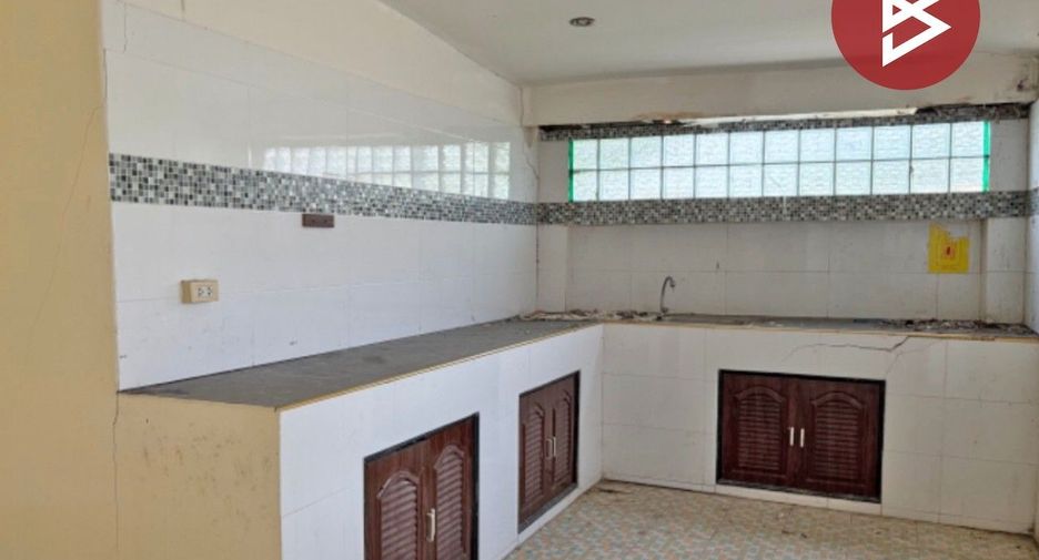 For sale 3 bedrooms house in Mueang Chai Nat, Chainat