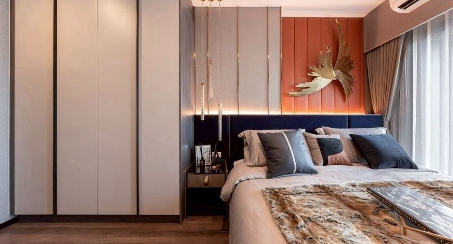For sale 2 bedrooms condo in Huai Khwang, Bangkok