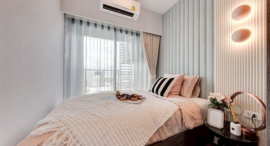 For sale 2 bedrooms condo in Huai Khwang, Bangkok