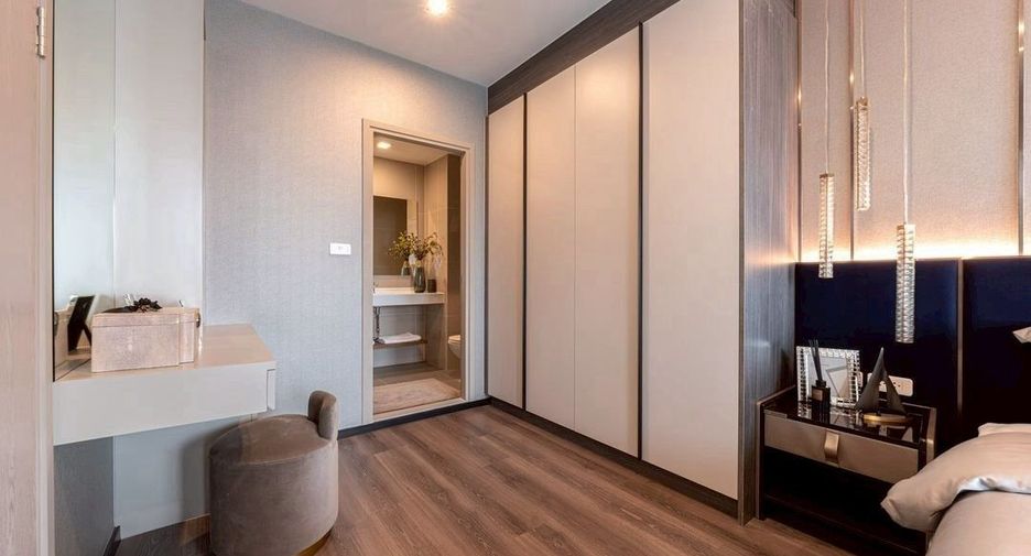 For sale 2 bedrooms condo in Huai Khwang, Bangkok