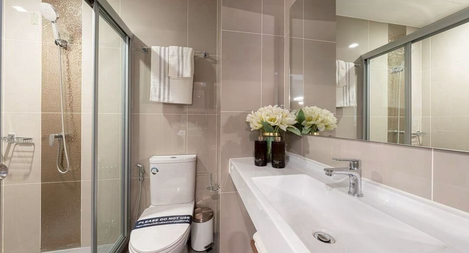 For sale 2 bedrooms condo in Huai Khwang, Bangkok