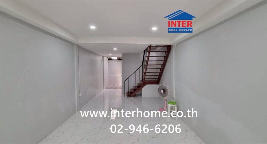 Reihenhaus zum Kauf mit 2 Zimmer in Din Daeng, Bangkok