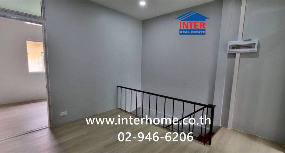 Reihenhaus zum Kauf mit 2 Zimmer in Din Daeng, Bangkok