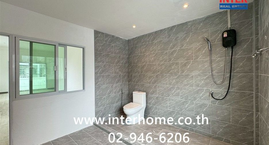For sale 1 bed townhouse in Huai Khwang, Bangkok