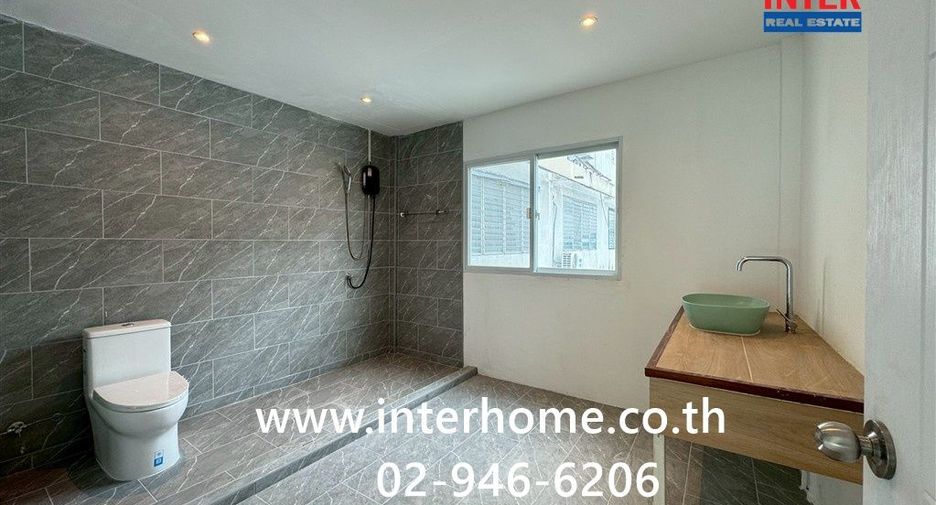 For sale 1 bed townhouse in Huai Khwang, Bangkok