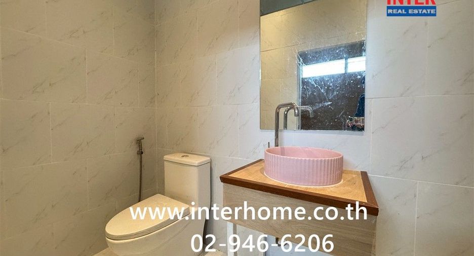 For sale 1 bed townhouse in Huai Khwang, Bangkok