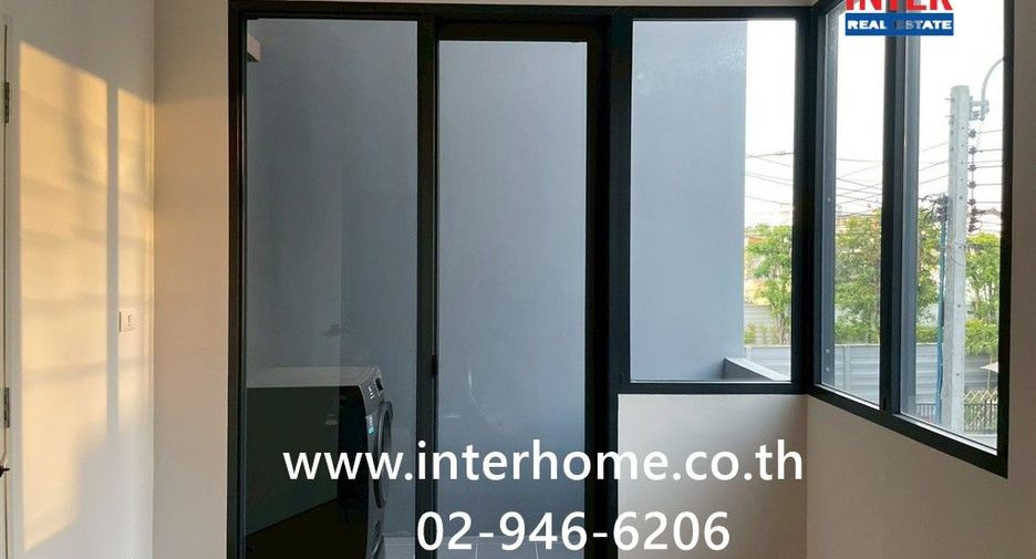 Casa adosada en venta de 3 habitaciones en Thung Khru, Bangkok