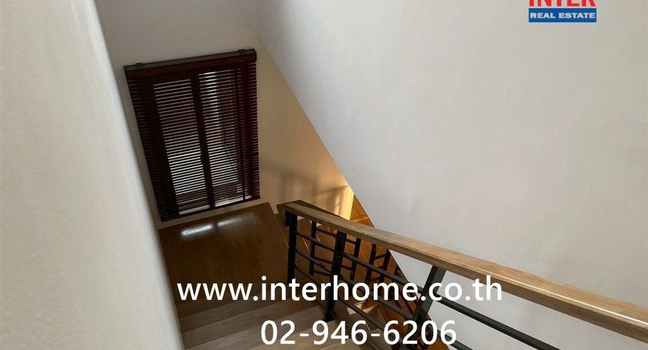 Casa adosada en venta de 3 habitaciones en Thung Khru, Bangkok