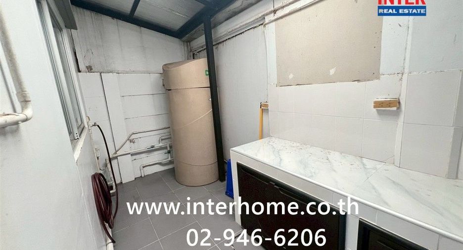 For sale 4 bedrooms townhouse in Bang Khun Thian, Bangkok