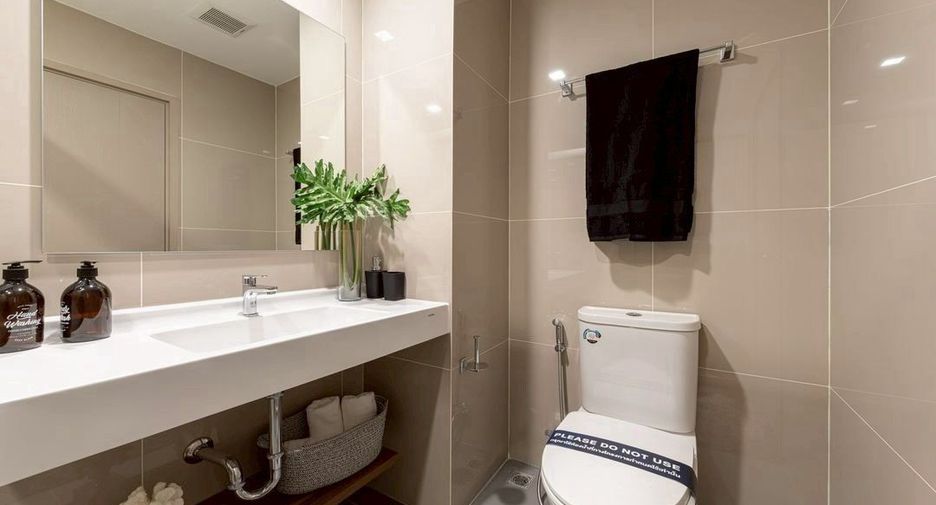 À vendre 1 chambre condo à Huai Khwang, Bangkok