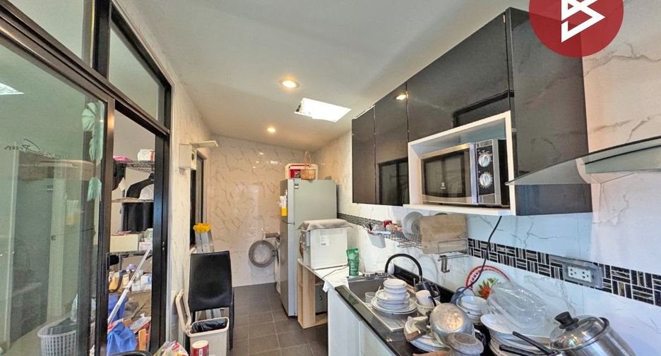 À vendre 3 chambres maison de ville à Phasi Charoen, Bangkok