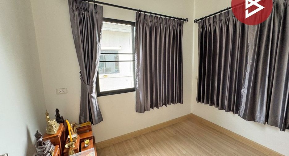 À vendre 3 chambres maison de ville à Phasi Charoen, Bangkok