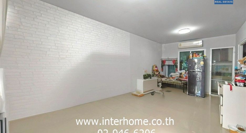 For sale 3 bedrooms townhouse in Phutthamonthon, Nakhon Pathom