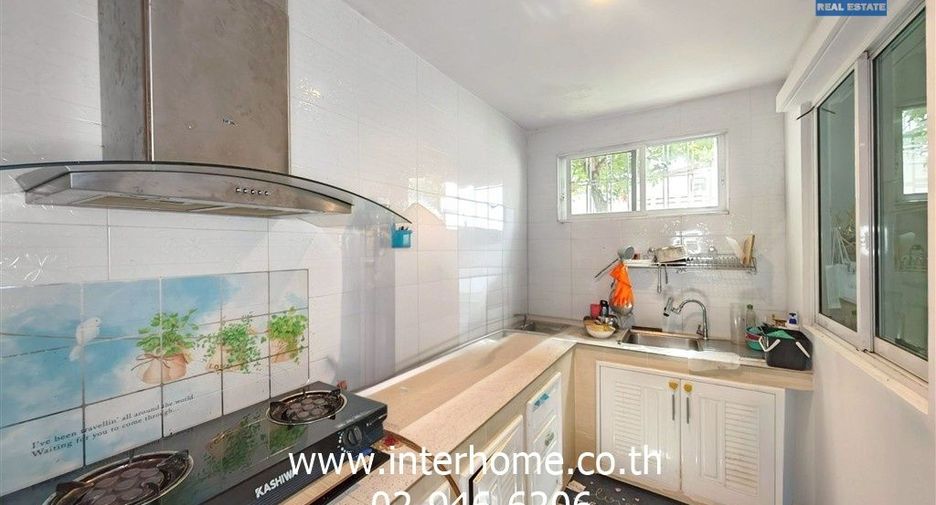 For sale 3 bedrooms townhouse in Phutthamonthon, Nakhon Pathom