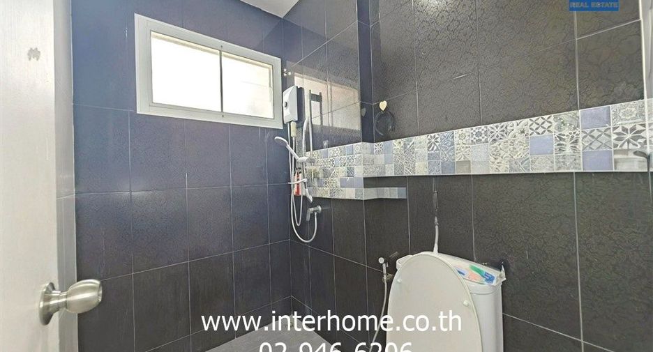 For sale 3 bedrooms townhouse in Phutthamonthon, Nakhon Pathom
