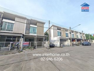 Reihenhaus zum Kauf mit 3 Zimmer in Phutthamonthon, Nakhon Pathom