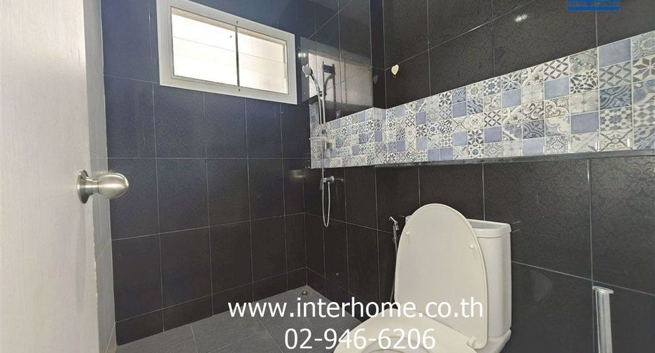 For sale 3 bedrooms townhouse in Phutthamonthon, Nakhon Pathom
