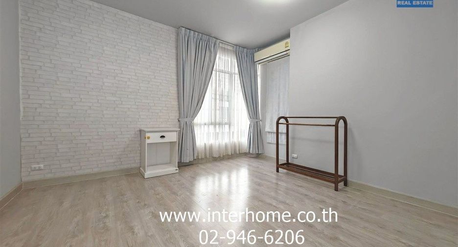 For sale 3 bedrooms townhouse in Phutthamonthon, Nakhon Pathom