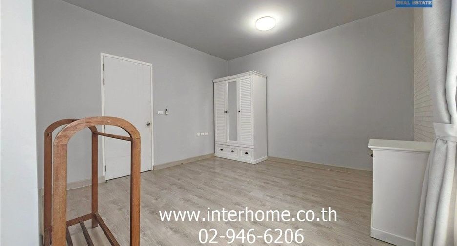 For sale 3 bedrooms townhouse in Phutthamonthon, Nakhon Pathom