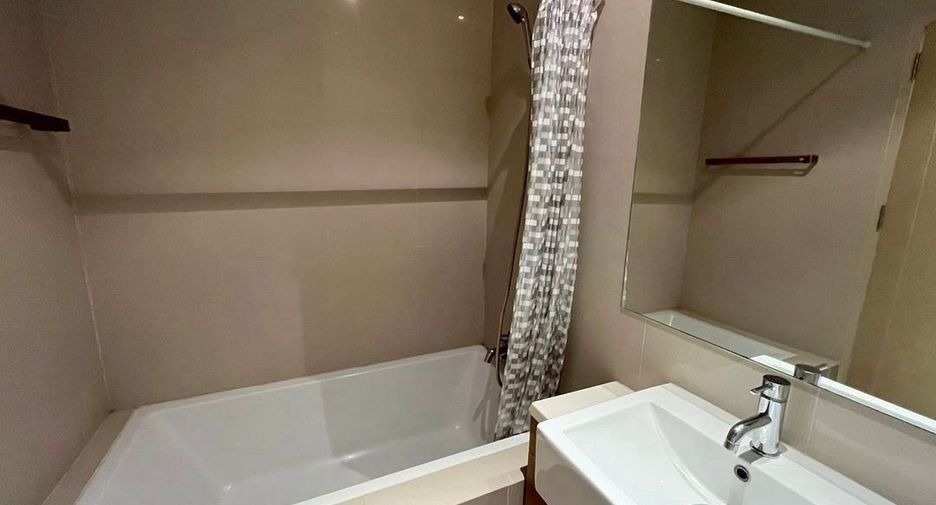 For rent 1 bed condo in Khlong Toei, Bangkok