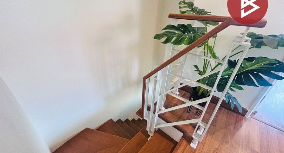 For sale 4 bedrooms house in Mueang Samut Sakhon, Samut Sakhon
