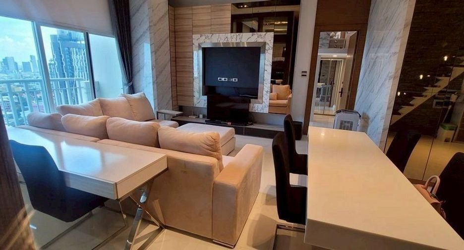 For rent and for sale 4 bedrooms condo in Watthana, Bangkok