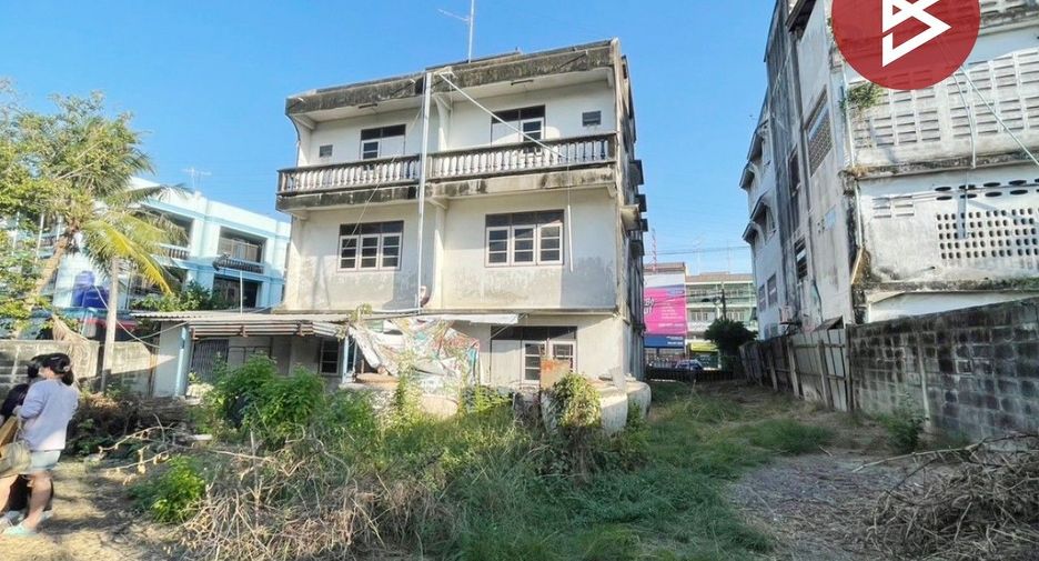 Local comercial en venta de 4 habitaciones en Mueang Chon Buri, Chonburi