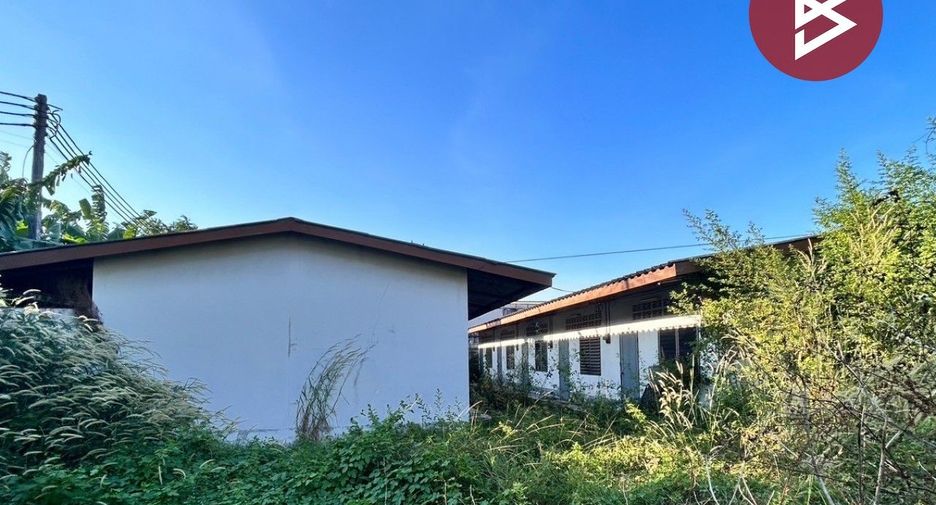 Local comercial en venta de 4 habitaciones en Mueang Chon Buri, Chonburi