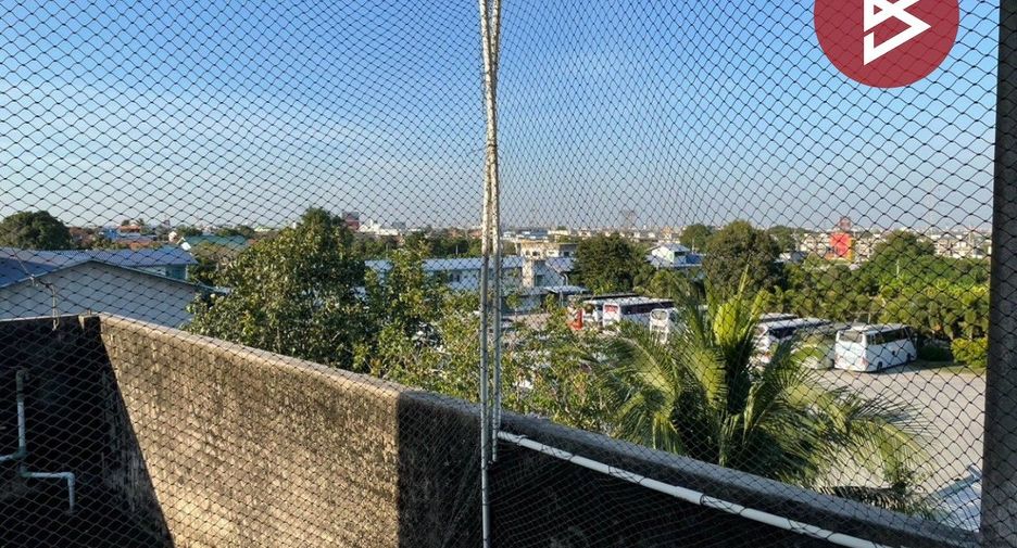 Local comercial en venta de 4 habitaciones en Mueang Chon Buri, Chonburi