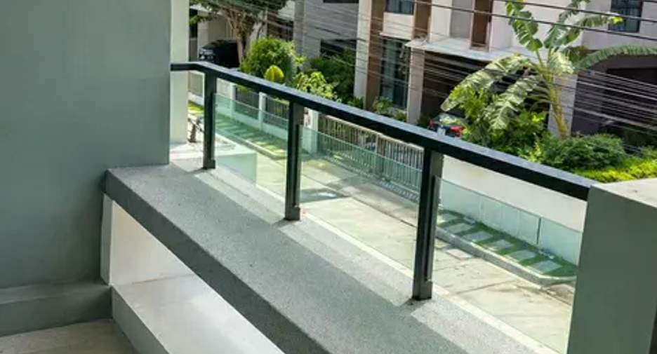 For rent 4 bedrooms house in Bang Sao Thong, Samut Prakan