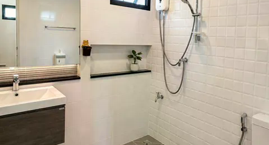 For rent 4 bedrooms house in Bang Sao Thong, Samut Prakan